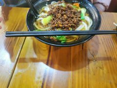 -丽虹云南过桥米线(兴工街店)