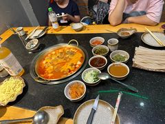 -顶顶汤火牛排火锅·经典铜锅涮肉