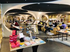 -钟书阁(珍园店)