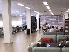 -深圳锦龙奥迪4S店(前海店)