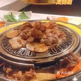 老板系韩国人，夫妻档，老板娘好热情友善