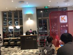 等位区-肯德基(吴江万宝大润发店)