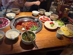 -城墙拐拐火锅(三峡广场黑金冠店)