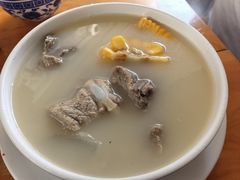 玉米猪骨汤-沪西老弄堂面馆(定西路店)
