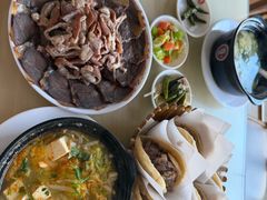 -闫家驴肉老店(华电一校店)
