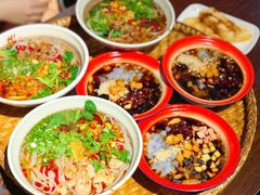 -爆炸头阿姨小四川正宗川味小吃(无任何分店)