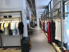 -王府井奥莱临潼小镇(临潼店)