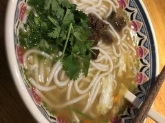 -鑫花溪牛肉米粉(人民广场店)