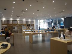 -华为授权体验店(中山公园来福士)