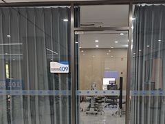 -上海大学附属上海和平眼科医院
