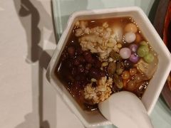 -江城小馆陕南妈妈菜·全球旅行餐厅(钟楼店)