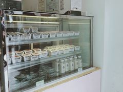 面包甜点陈列柜-六时安·熊猫张甜品店(东关街店)