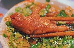 Braised Chicken Feet with Garlic Sauce