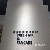 一开始看到排队的人不多，并不报太大的希望