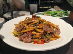 酸笋紫苏炒牛腱-桂小厨广西菜(万象城店)