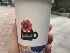 山茶桃胶拿铁-Seesaw Coffee(上海太阳宫K46店)