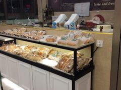 面包甜点陈列柜-裕兴烘焙(新桥西路店)