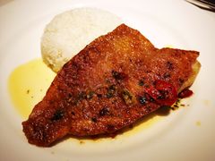 脆皮煎海鲈鱼配米饭-Khéma Restaurant Pasteur
