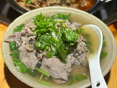 -大众跷脚牛肉馆·非遗传承单位(峨眉山店)