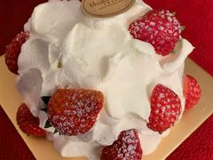 草莓雪球酸奶油蛋糕-布歌东京(清河万象汇店)