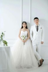 -雪中彩影婚纱摄影·微光艺术中心