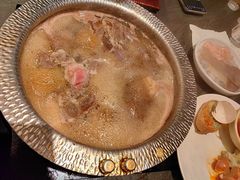 -牛YO寿喜烧·铁板烧和牛火锅自助(市府恒隆店)