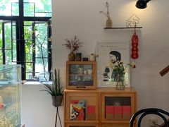 -彳亍咖啡·这里(水湾路店)