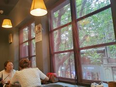靠窗位-付小姐在成都(中山公园店)