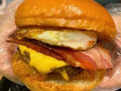 -The Habit Burger Grill 哈比特汉堡(世博店)