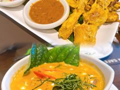 -Chom Cafe and Restaurant