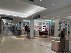 -乐蓬马歇百货公司(Rive Gauche)