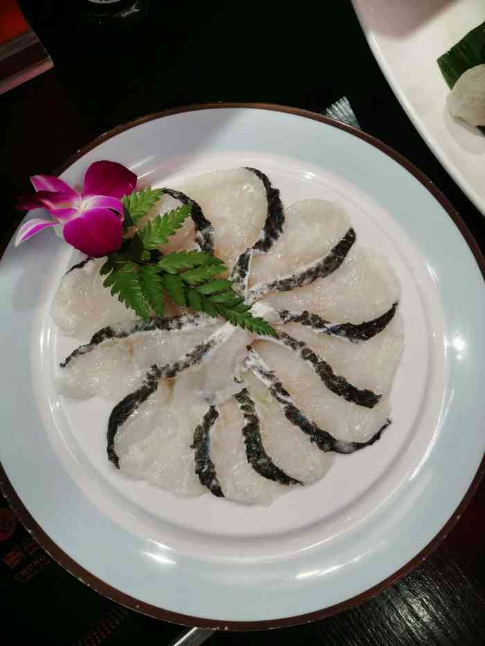 重庆小天鹅火锅(街道口银泰创意城店)-"点的番茄鸳鸯锅,辣锅里煮的菜