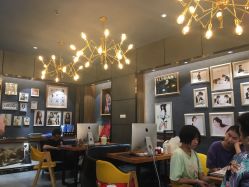 -onlygirl摄影美学馆高端定制(江滩店)