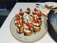草莓忌廉华夫饼-BE BRIGHT KITCHEN(正佳广场店)