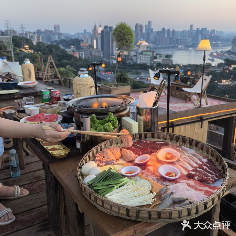 南山暮色里✨带闺蜜撞进重庆夜景的诗行～