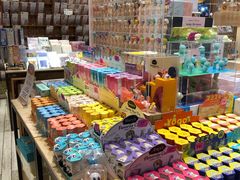 零售区-猫的天空之城概念书店(丽江古城饮玉巷店)