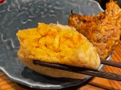 咖喱海鲜烧卖-鑫震源·苏式大虾生煎(山塘街店)