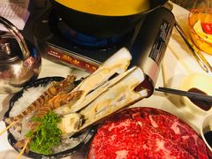 -鲜入围煮花胶鸡海鲜火锅