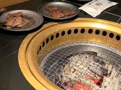 -山川小町·极番烧肉(新地假日广场店)