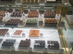 面包甜点陈列柜-GODIVA(万象城店)