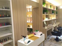 点击看大图 大厅-CE·专业蛋白•羽毛接发·潮色烫染品牌店