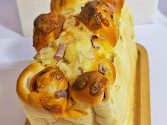 培根洋葱吐司-雀食面包店(钟楼店)
