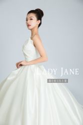 -Lady  Jane高端婚纱礼服馆
