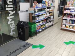 -全家便利店(沪太路三店)