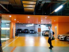 -虹桥天地-停车场