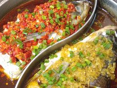 -阿瓦山寨·湘菜现炒·剁椒鱼头王(咸阳总店)