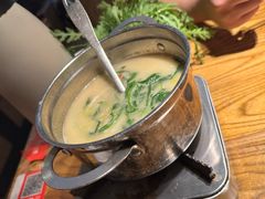 -爱碗亭·鲜炒湖南菜(壹城中心店)