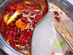 经典鸳鸯锅底-燃尖儿自助串串火锅(新业广场店)