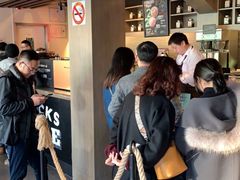-星巴克(西藏路店)