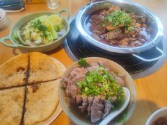 -大众跷脚牛肉馆·非遗传承单位(峨眉山店)